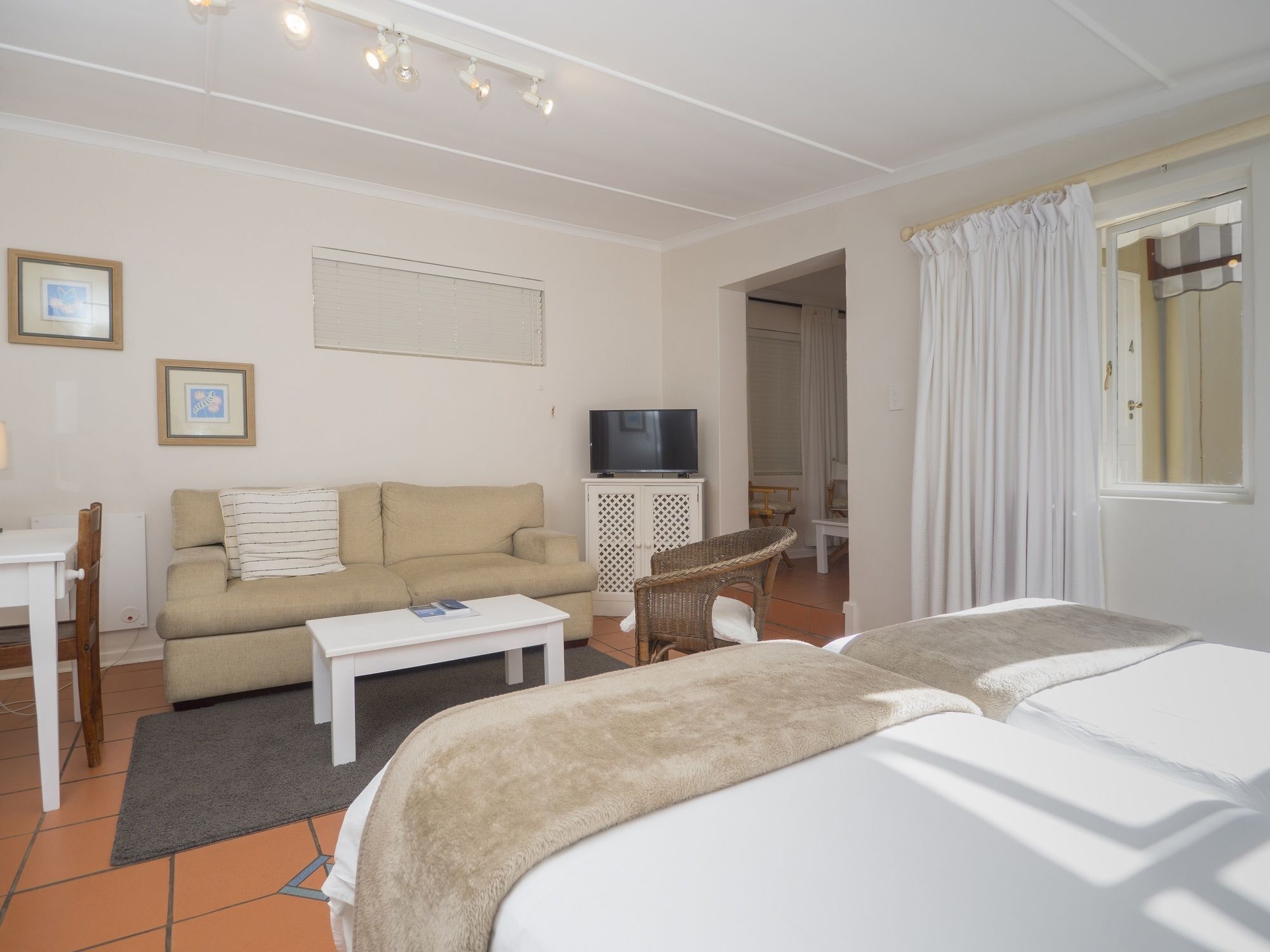Cuningham'S Island Guest House Κνύσνα Εξωτερικό φωτογραφία